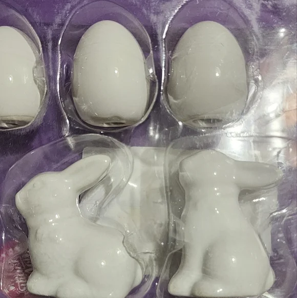 💥4 for $20💥White Ceramic Easter Figurines Set - Picture 3 of 5